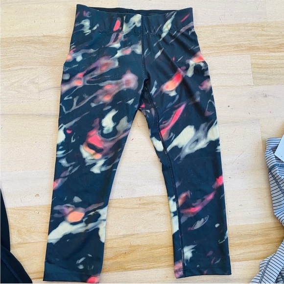New Balance, Gap,  4 capri workout pants bundle - Picture 6 of 12